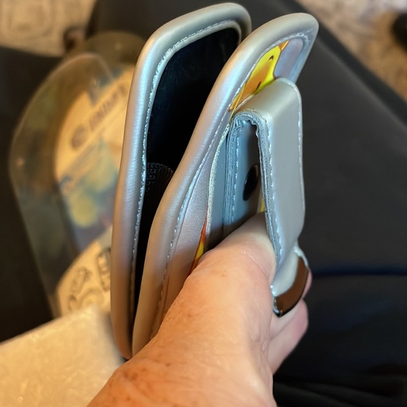 Winnie the Pooh new in box vintage flip phone holder with clip on back - Picture 6 of 6